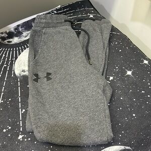 Under Armour Sweatpants boys size Small —wore a few times